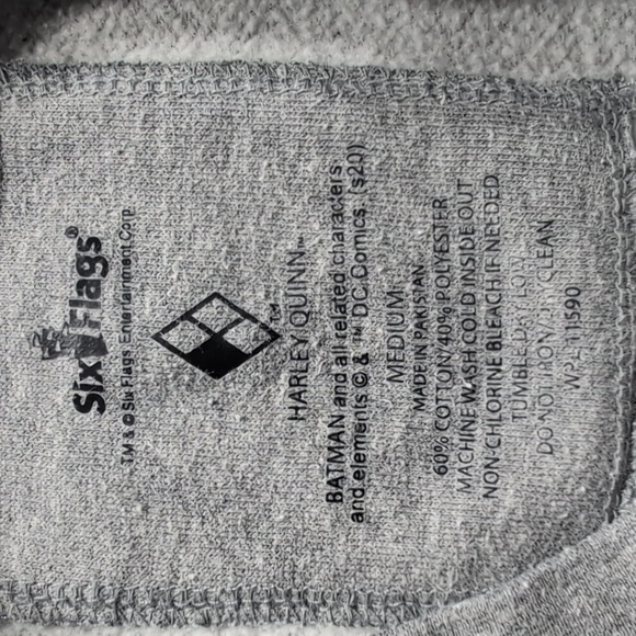 Sixflags Harley Quinn Gray Crewneck Sweater with Pink and Black Design Medium - Picture 3 of 5